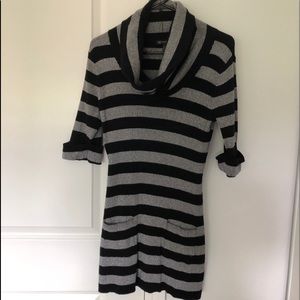 Black/silver mid length top